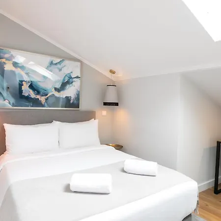 85 & By Ridan Lisbon
