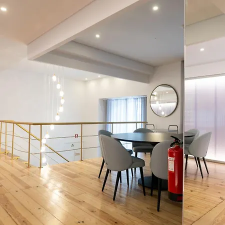 85 & By Ridan Lisbon