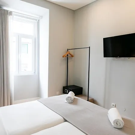 85 & By Ridan Lisbon