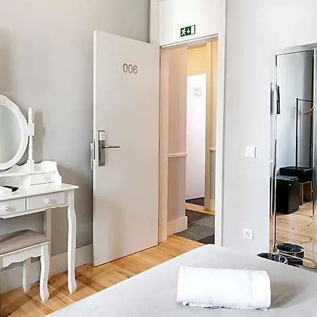 85 & By Ridan Lisbon