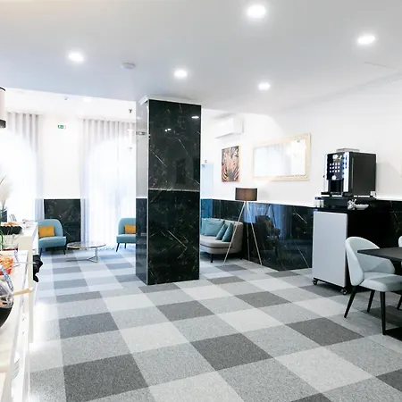 85 & By Ridan Lisbon